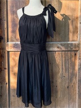 White House Black Market 100% Silk Black Tie Cocktail Dress LBD Size 8